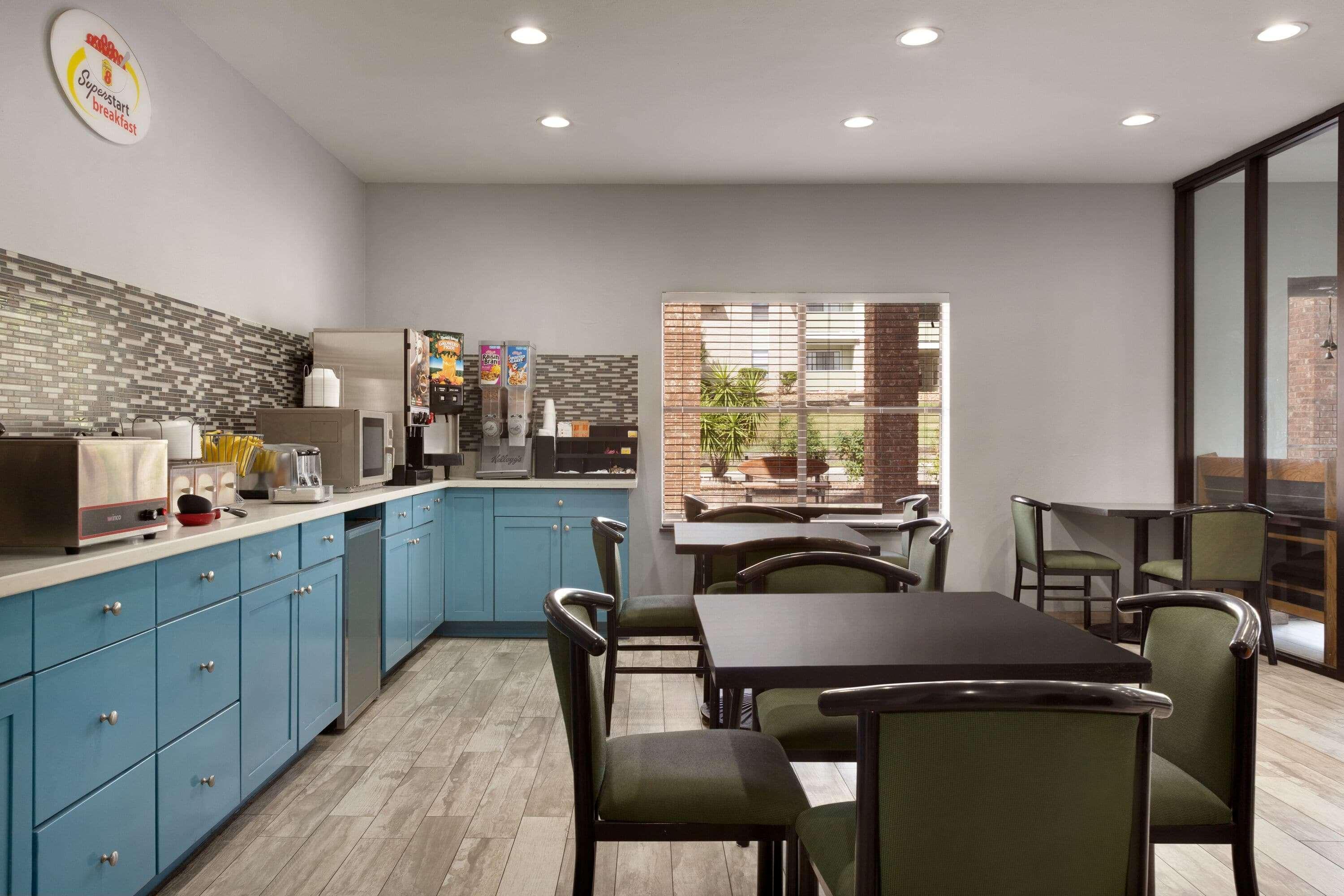 Super 8 By Wyndham Universal City Luaran gambar
