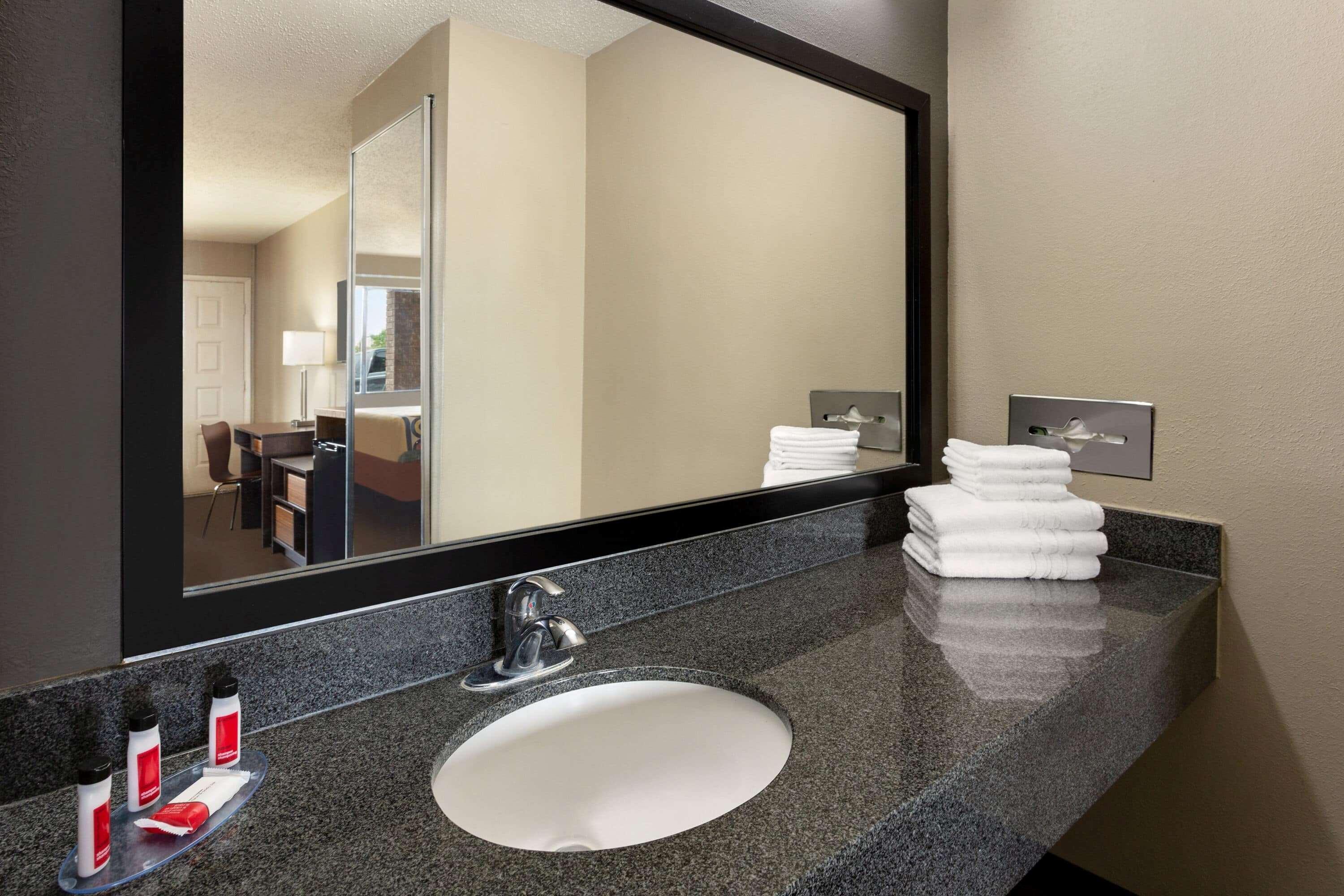 Super 8 By Wyndham Universal City Luaran gambar