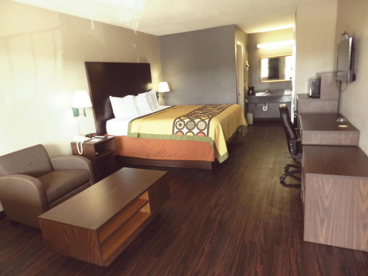 Super 8 By Wyndham Universal City Luaran gambar