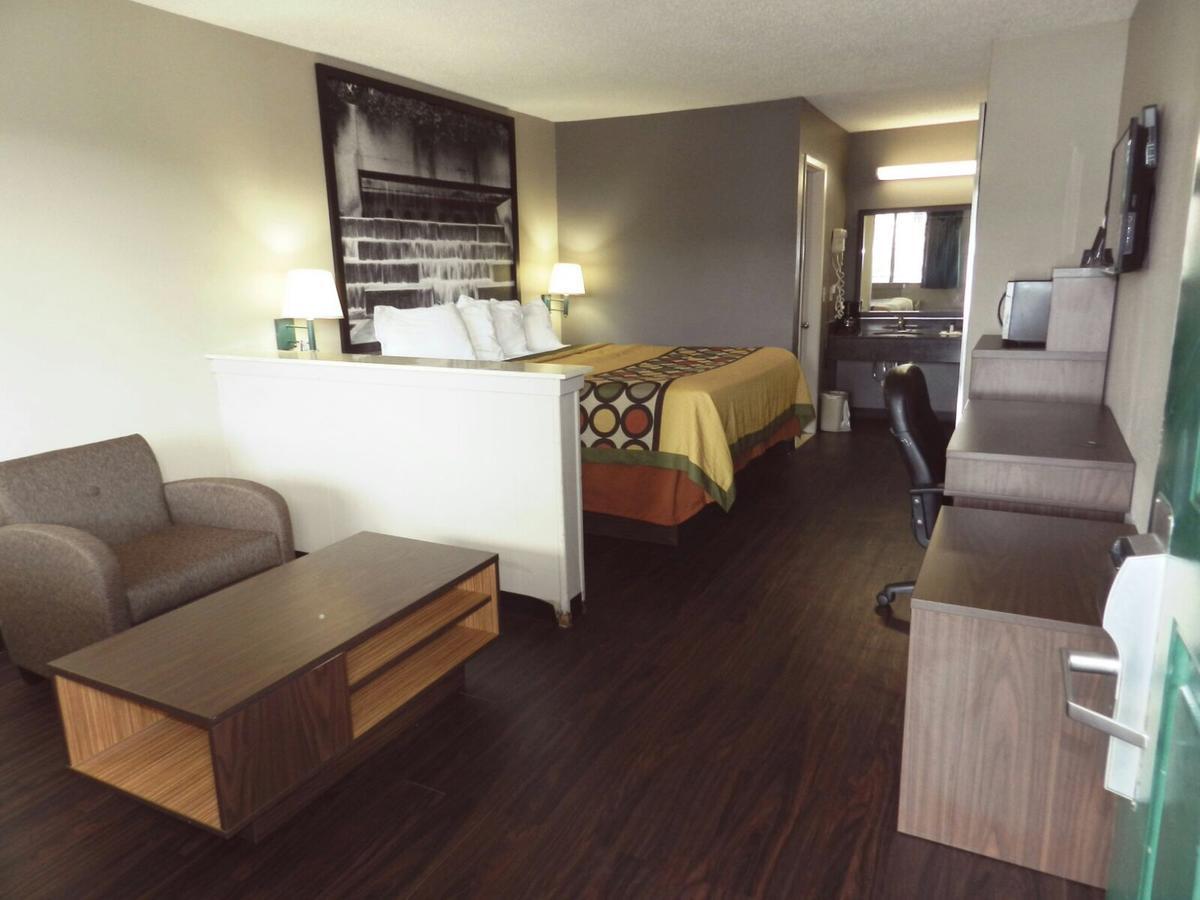 Super 8 By Wyndham Universal City Luaran gambar
