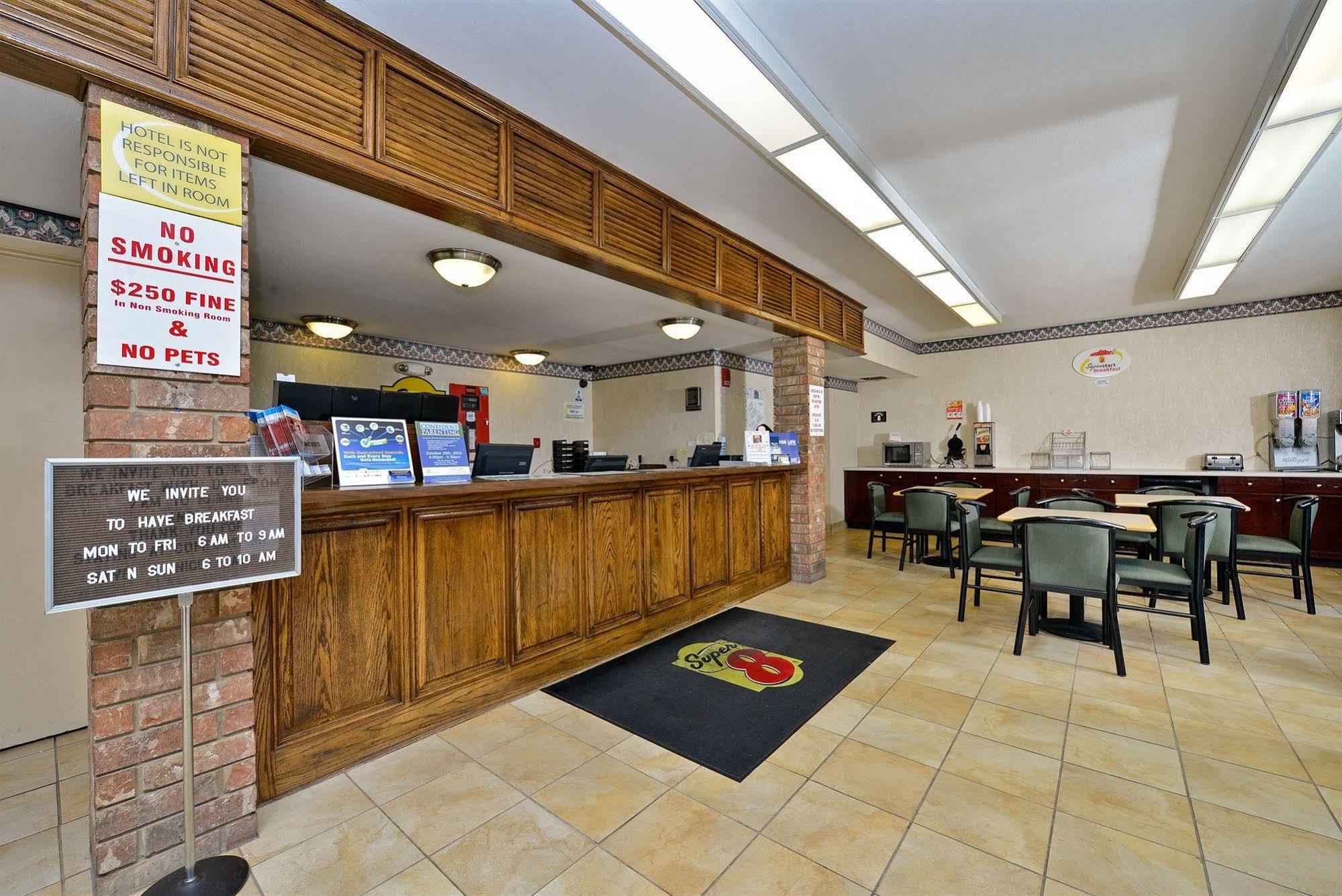 Super 8 By Wyndham Universal City Luaran gambar