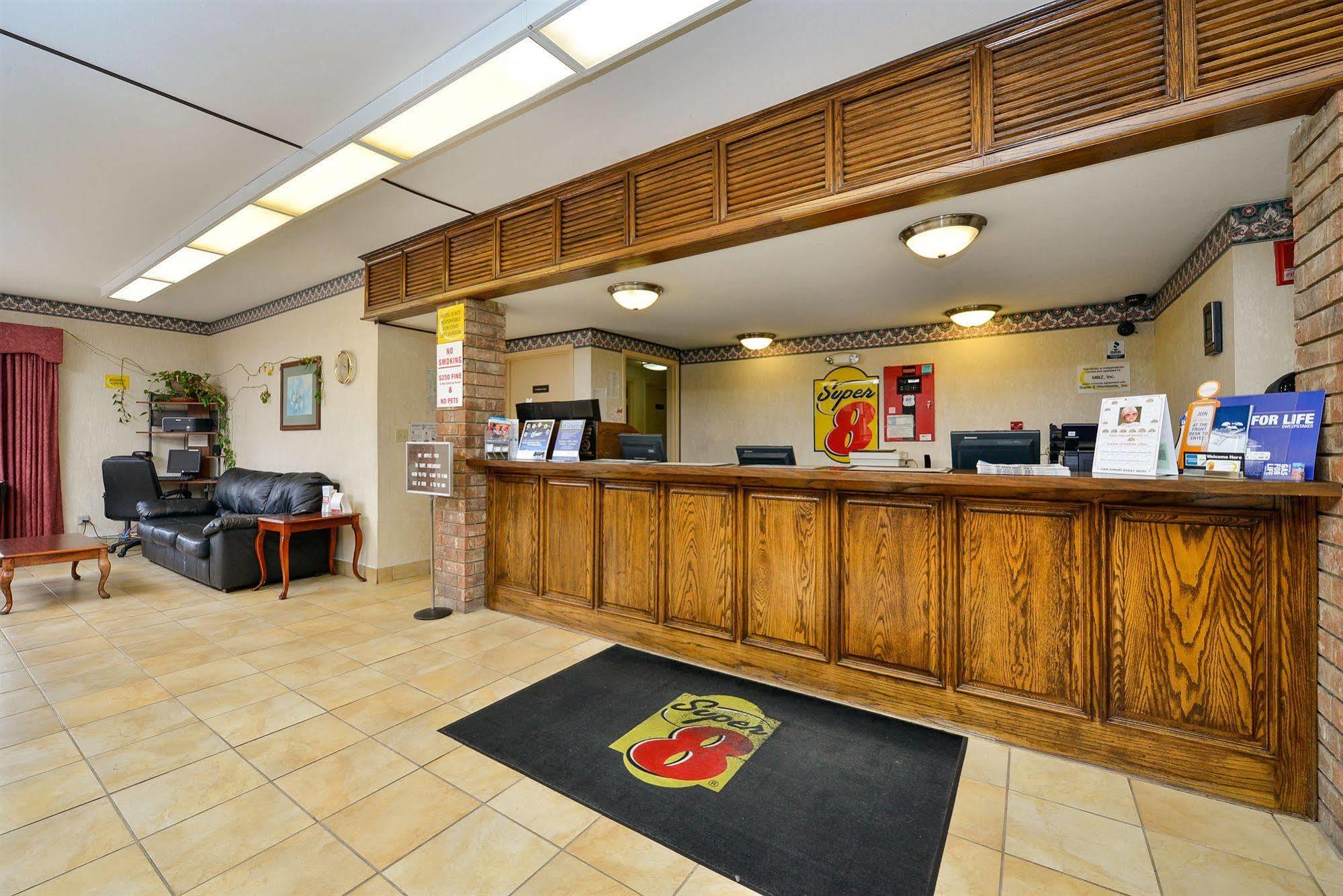 Super 8 By Wyndham Universal City Luaran gambar